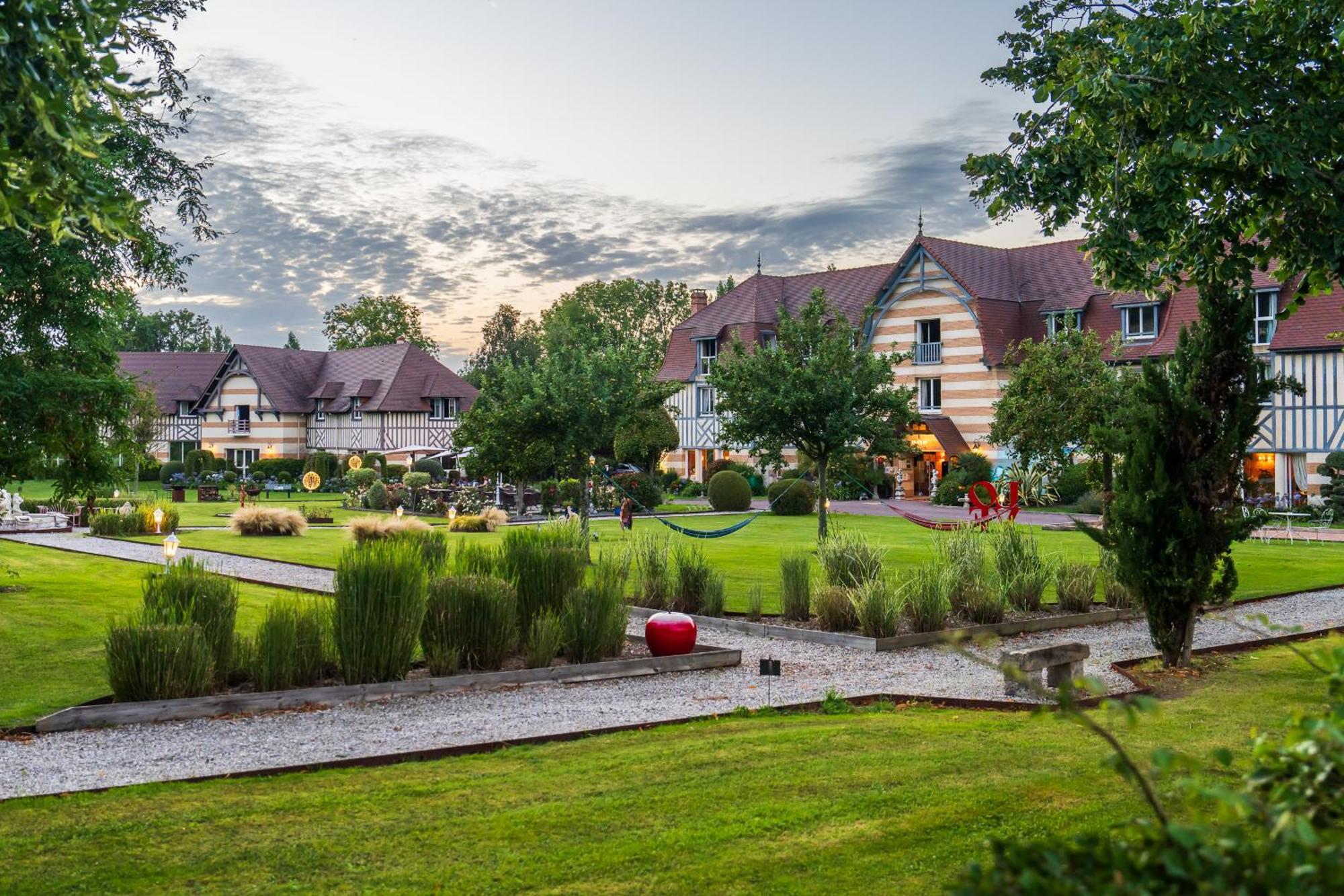 Le Manoir De La Poterie & Spa Cricquebœuf Exterior foto